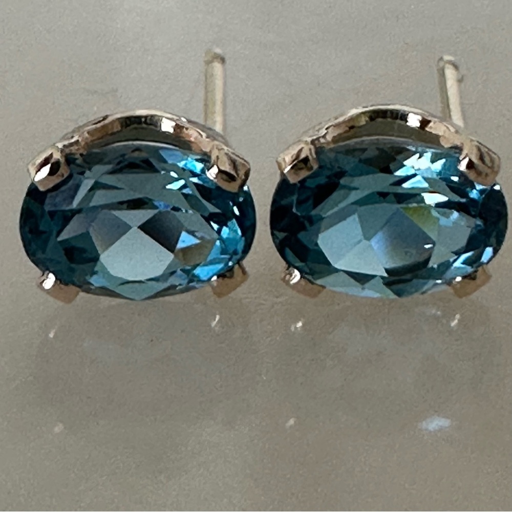 14k Solid Gold Blue Topaz Stud Earrings